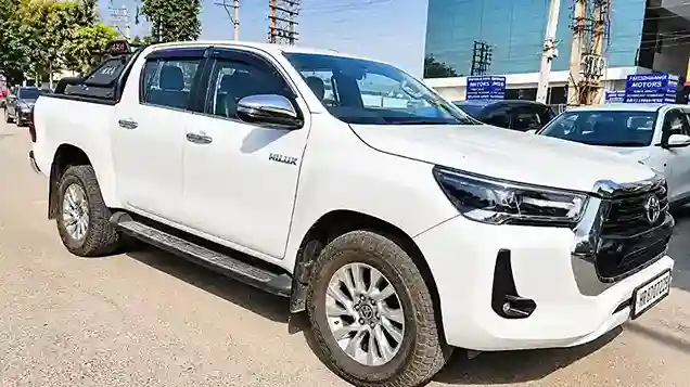 Toyota Hilux photo 2