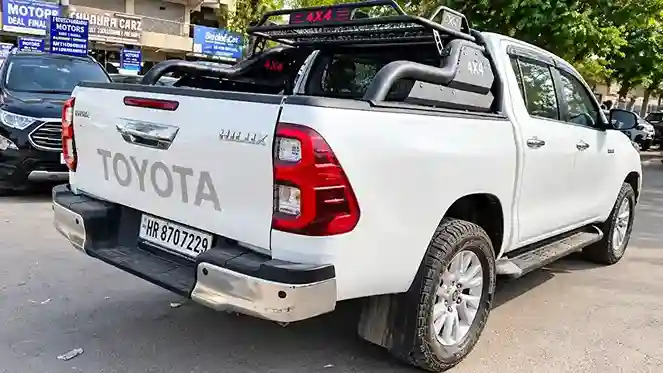 Toyota Hilux photo 3