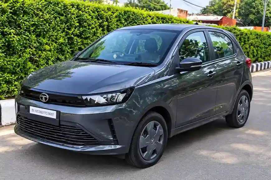 Tiago CNG photo 3
